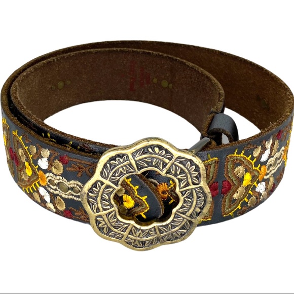 Lucky Brand belt embroidered size- medium